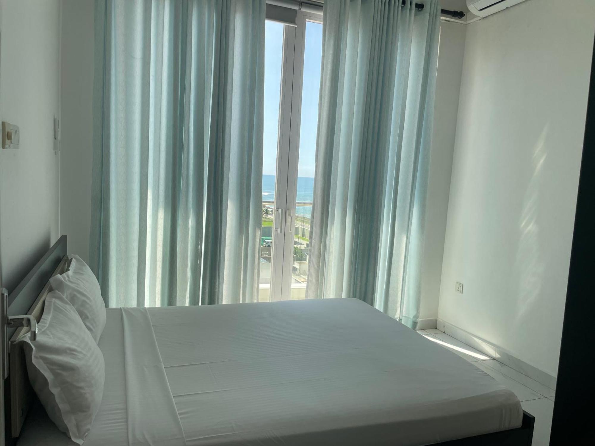 Spectacular Sea View 3 Bedrooms Apartment 콜롬보 외부 사진