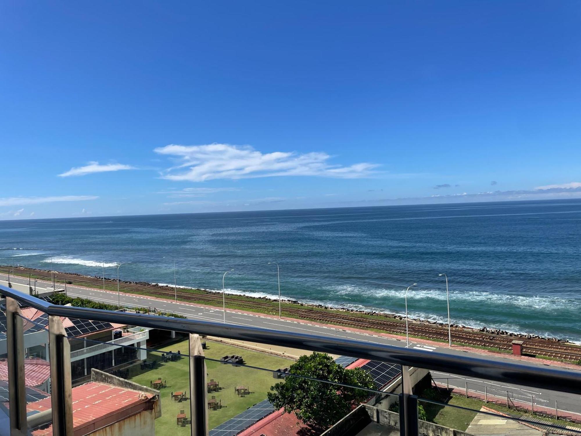 Spectacular Sea View 3 Bedrooms Apartment 콜롬보 외부 사진